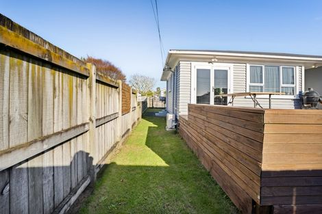 Photo of property in 12 Karaka Street, Merrilands, New Plymouth, 4312