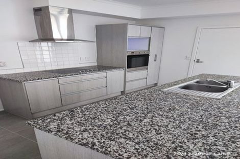 Photo of property in 7/11 Carlos Drive, Flat Bush, Auckland, 2016