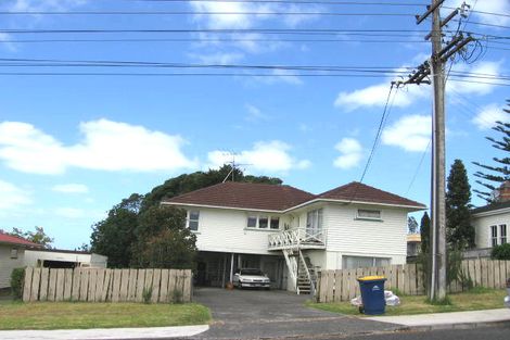 Photo of property in 10/19a Verbena Road, Birkdale, Auckland, 0626