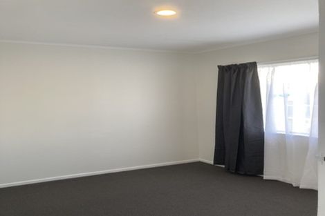 Photo of property in 105f2 Apu Crescent, Lyall Bay, Wellington, 6022