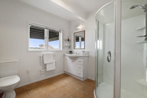 Photo of property in 27 Valley View Road, Glenfield, Auckland, 0629