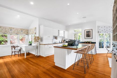 Photo of property in 40 Reserve Terrace, Lyttelton, 8082