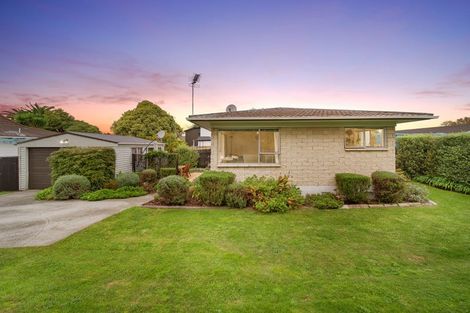 Photo of property in 2/15 Gloaming Place, Conifer Grove, Takanini, 2112