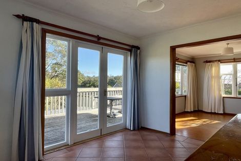 Photo of property in 9 Robert Street, Newlands, Wellington, 6037