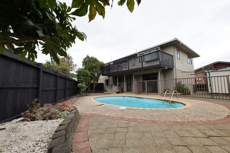 Photo of property in 141 West Harbour Drive, West Harbour, Auckland, 0618