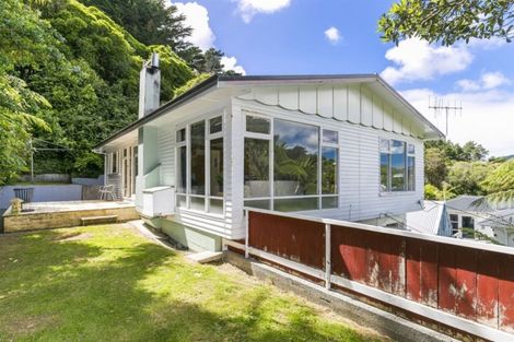 Photo of property in 160 Parkvale Road, Karori, Wellington, 6012