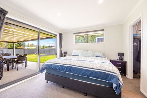 Photo of property in 2 Bibby Street, Waipawa, 4210