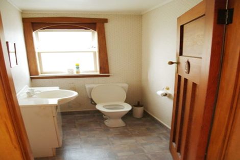 Photo of property in 297 The Parade, Island Bay, Wellington, 6023