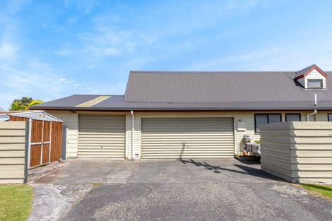 Photo of property in 92 Henley Street, Westport, 7825