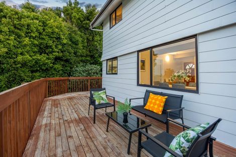 Photo of property in 2/70 Ayton Drive, Totara Vale, Auckland, 0629