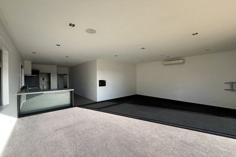 Photo of property in 292 Devon Street West, New Plymouth, 4310