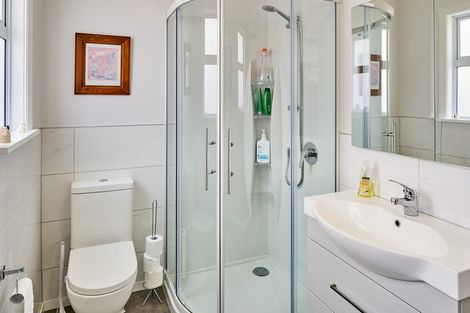 Photo of property in 5 Mahoe Street, Tawa, Wellington, 5028