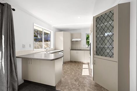 Photo of property in 11 Chancery Close, Hamilton East, Hamilton, 3216