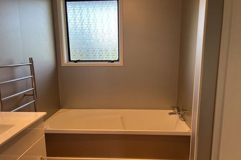 Photo of property in 121a Seabrook Avenue, New Lynn, Auckland, 0600