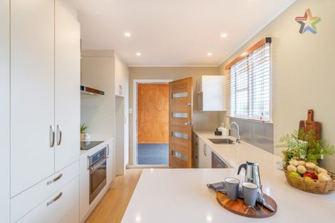 Photo of property in 150 Dowse Drive, Maungaraki, Lower Hutt, 5010