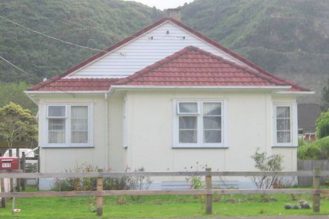 Photo of property in 111 Reynolds Street, Taita, Lower Hutt, 5011