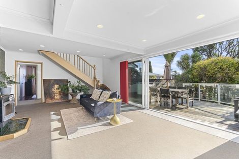 Photo of property in 105 Vivian Street, New Plymouth, 4310
