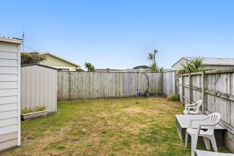 Photo of property in 1 Colenso Place, Otaki Beach, Otaki, 5512