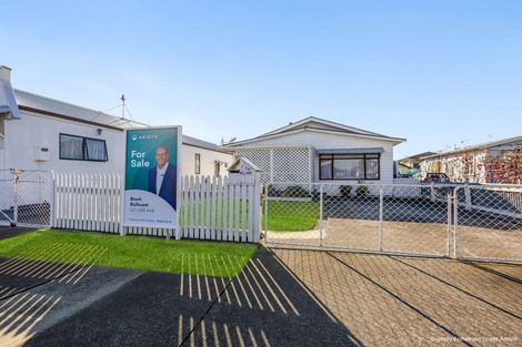 Photo of property in 710 Heretaunga Street East, Parkvale, Hastings, 4122