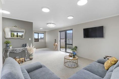 Photo of property in 2 Anna Lane, Glen Eden, Auckland, 0602