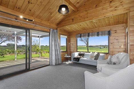 Photo of property in 42 Karioitahi Road, Waiuku, 2683