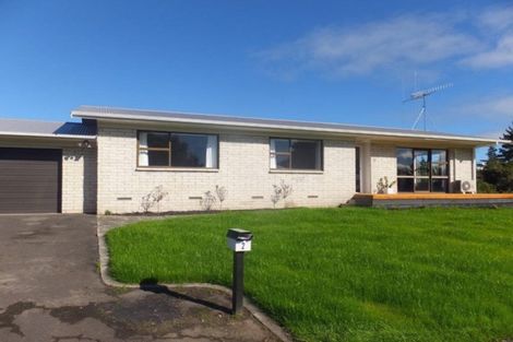 Photo of property in 2 Ridgeway Place, Glenview, Hamilton, 3206