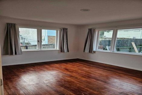 Photo of property in 8 Alston Avenue, Kelston, Auckland, 0602