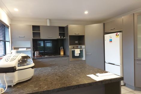 Photo of property in 76 Lough Bourne Drive, Pukekohe, 2120