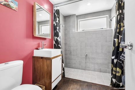 Photo of property in 13 Kopiko Way, Brooklyn, Wellington, 6021