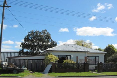 Photo of property in 32 Ross Street, Marton, 4710