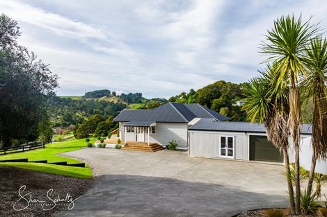 Photo of property in 17 Hook Road, Paparoa, 0571