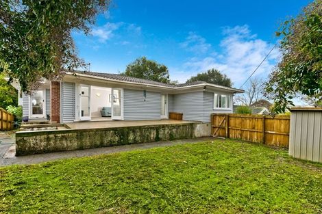 Photo of property in 123 Millbrook Road, Sunnyvale, Auckland, 0612