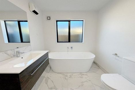 Photo of property in 22 Crossley Avenue, Woodend, 7610