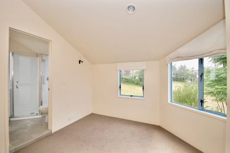 Photo of property in 11 Wilmington Place, Forrest Hill, Auckland, 0620