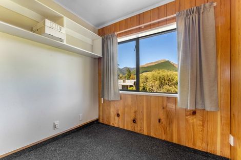 Photo of property in 68 Hiwipango Road, Belgrove, Wakefield, 7095