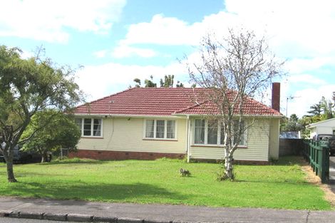 Photo of property in 68 Neil Avenue, Te Atatu Peninsula, Auckland, 0610