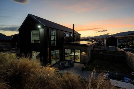 Photo of property in 15 Muster Road, Jacks Point, 9371