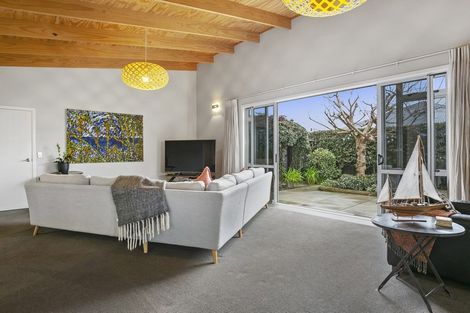 Photo of property in 21 Norfolk Drive, Cambridge, 3434