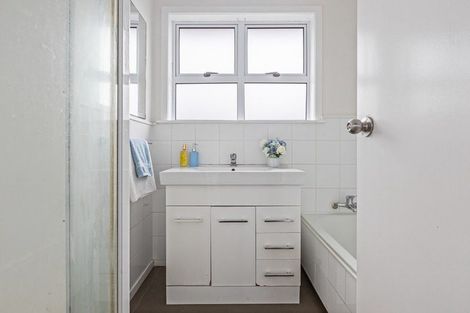 Photo of property in 29 Lavinia Crescent, Mangere East, Auckland, 2024