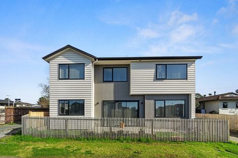 Photo of property in 80a Moire Road, Massey, Auckland, 0614