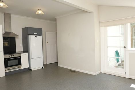 Photo of property in 5 Burrows Avenue, Karori, Wellington, 6012