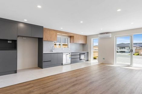 Photo of property in 9 Noia Way, Karaka, Papakura, 2113