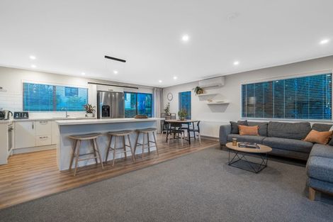 Photo of property in 19 Seagull Place, Whitby, Porirua, 5024