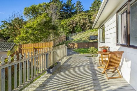 Photo of property in 76 Omapere Street, Whitby, Porirua, 5024