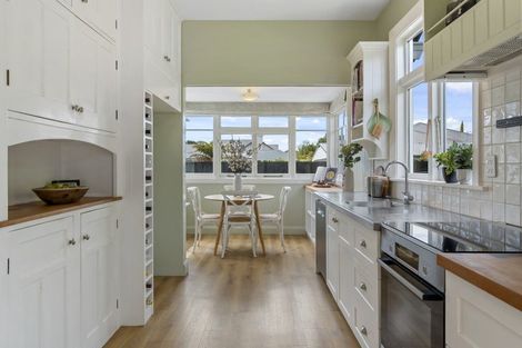 Photo of property in 86 Saint Martins Road, Saint Martins, Christchurch, 8022