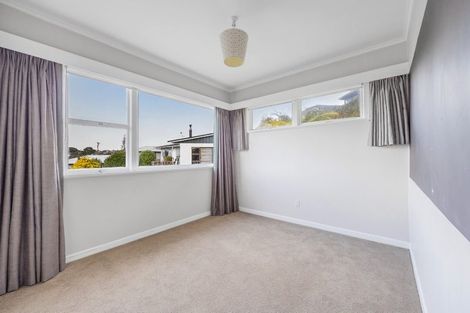 Photo of property in 17 Bevyn Street, Castor Bay, Auckland, 0620