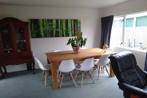 Photo of property in 37u2 Mills Road, Brooklyn, Wellington, 6021