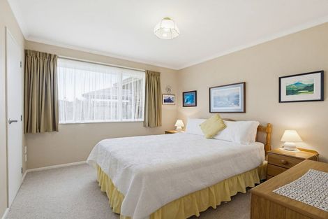 Photo of property in 4 Brooklyn Heights Drive, Kelvin Grove, Palmerston North, 4414