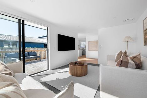 Photo of property in 42 Vardon Road, St Andrews, Hamilton, 3200