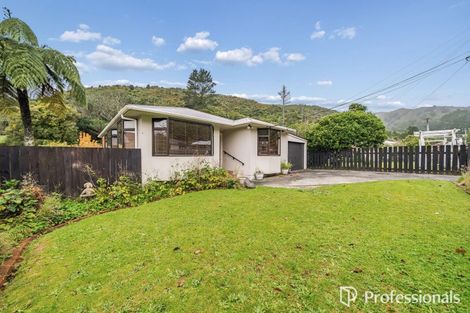 Photo of property in 13 Sunny Grove, Wainuiomata, Lower Hutt, 5014